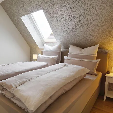 Ostseerauschen-im-ferienhaus-flair-am-meer *